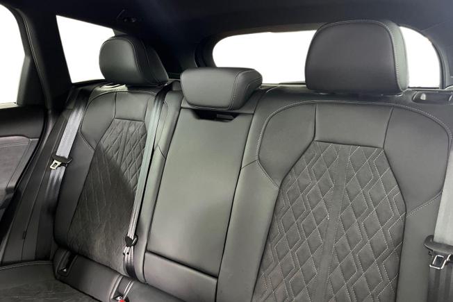 AUDI Q6 E-Tron Photo 9