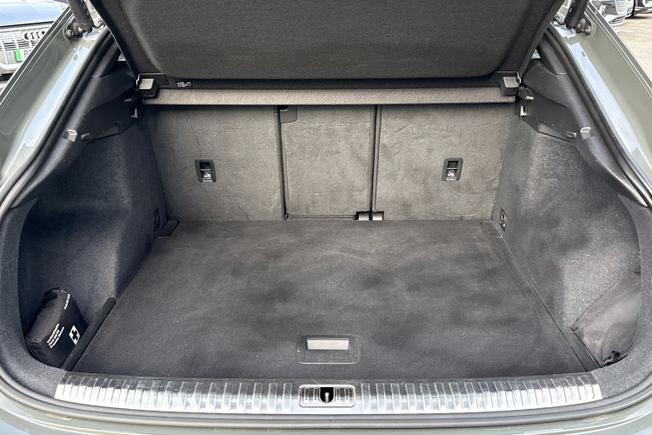 AUDI Q3 Photo 12