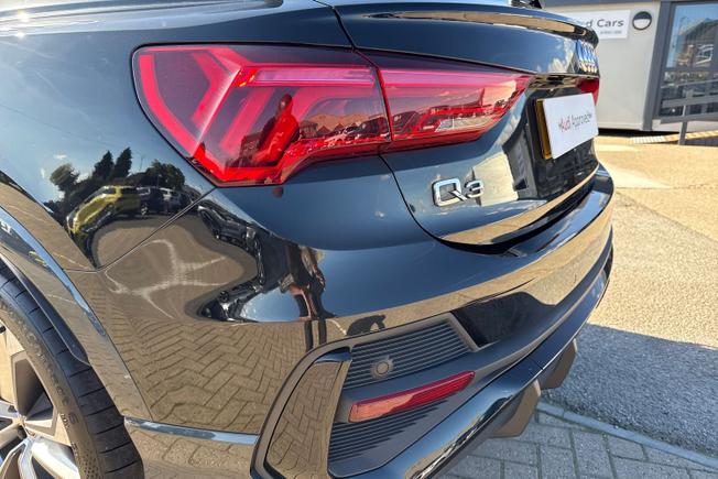 AUDI Q3 Photo 28