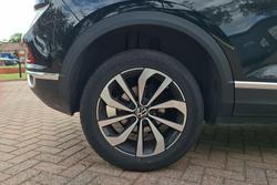 VOLKSWAGEN T-Roc Photo 5