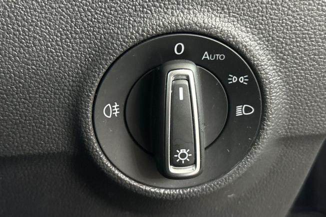 Volkswagen T-Roc Photo 24