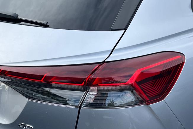 AUDI Q4 e-tron Photo 18