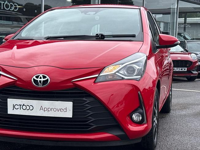 TOYOTA Yaris Photo 27