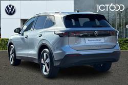 VOLKSWAGEN Tiguan Photo 3