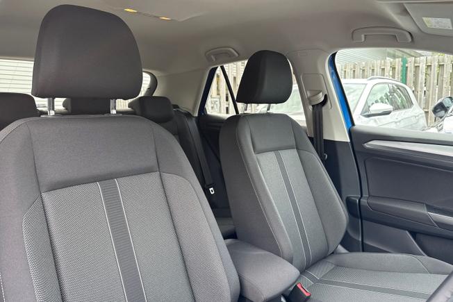 VOLKSWAGEN T-Roc Photo 25