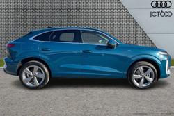 Audi  Q3 Sportback Photo 4