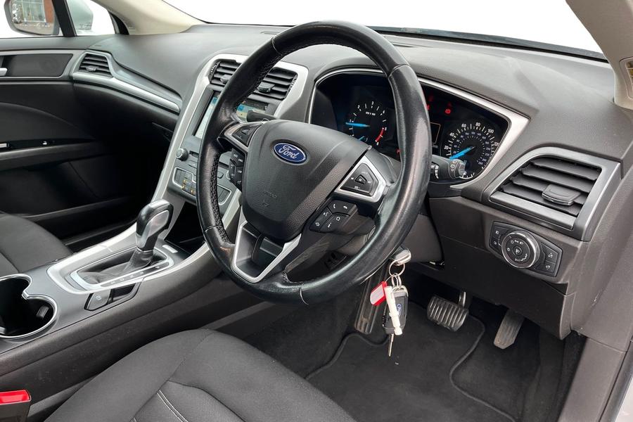 Ford MONDEO Photo autoimg-7b9d74bd9b1d2e7c2c7dd2aea71fee9f3c192ead.jpg