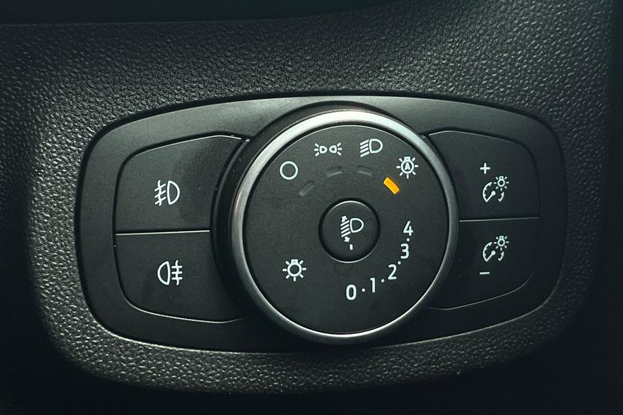 Ford FIESTA VIGNALE Photo autoimg-7ba46dd6cd5478ff11aada634c1c3acefb43ab51.jpg