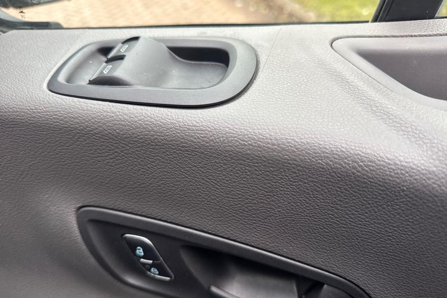 Used Ford TRANSIT WO25UCT 23