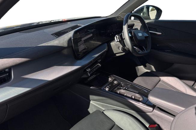 Audi Q3 Photo 2