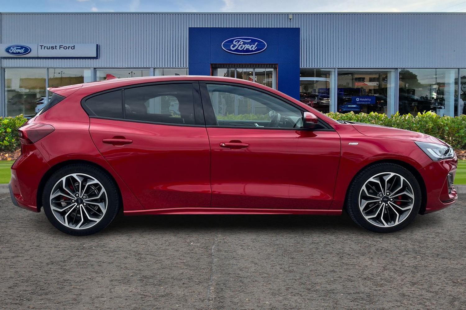 Ford Focus Photo 2