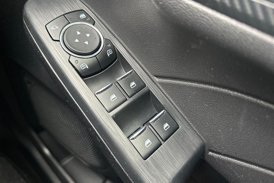Ford Kuga Photo autoimg-7bb81606eba012528c64e4c83abd3b4e5d1646a1.jpg