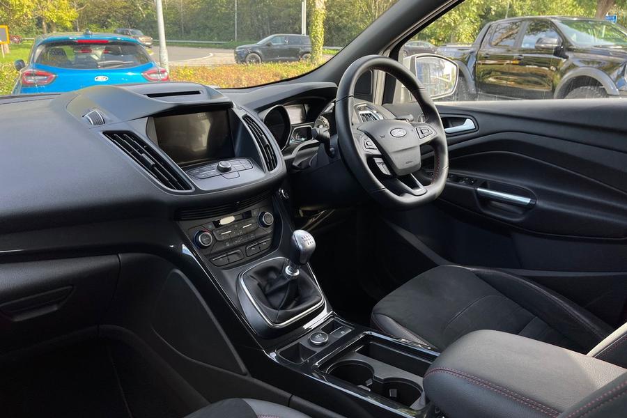 Ford Kuga Photo autoimg-7bb8784bfd5c3fac94d65977ae316489e6aff5dd.jpg