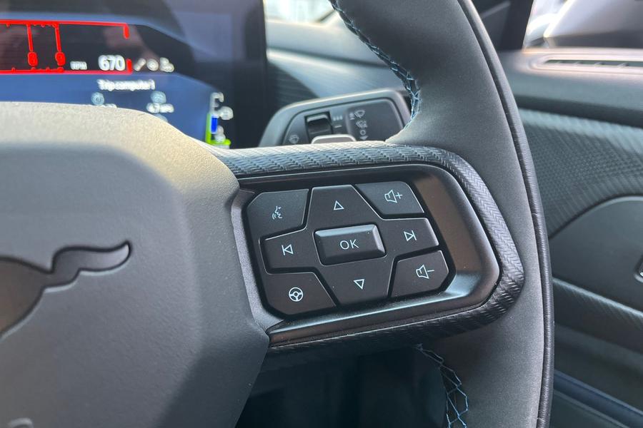 Ford MUSTANG Photo autoimg-7bb96a182592fa7b7542e31ce57afc927fe6c634.jpg