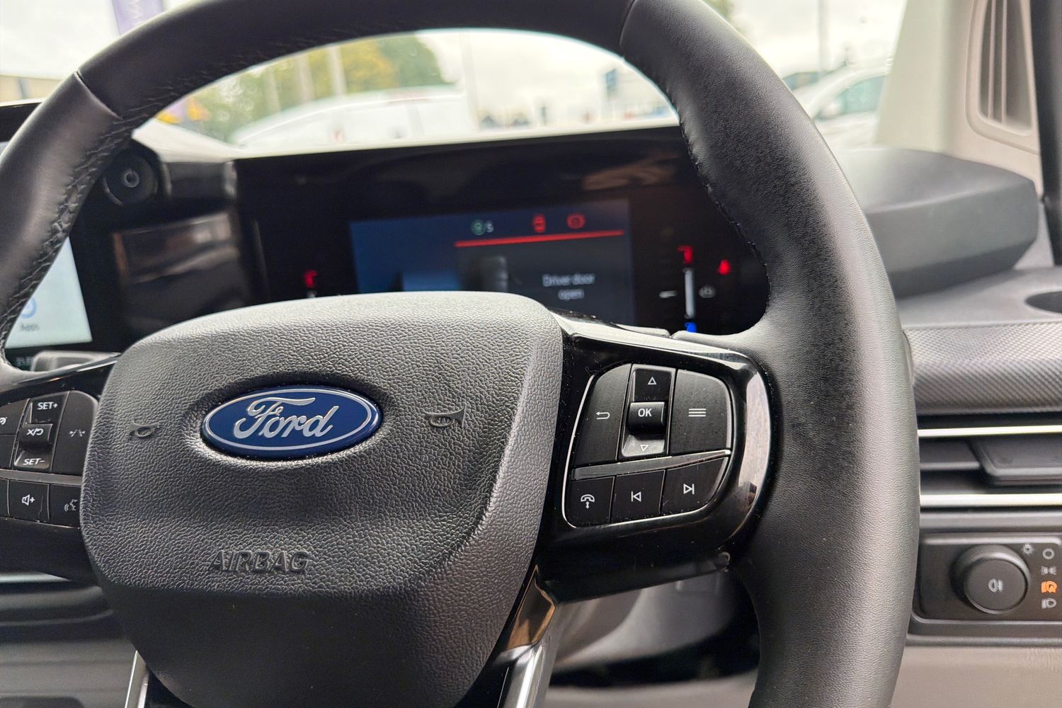 Ford E-TRANSIT CUSTOM Photo 22