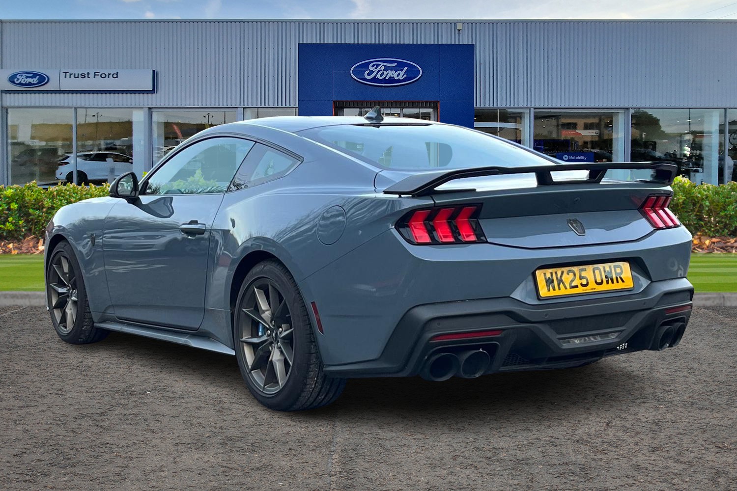 Ford Mustang Photo 1