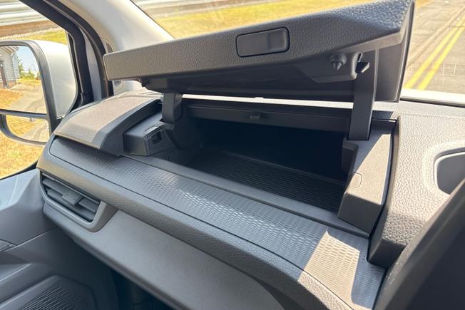 VOLKSWAGEN Transporter Photo 42