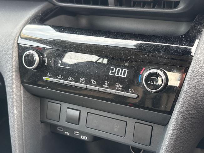 TOYOTA Yaris Cross Photo 25