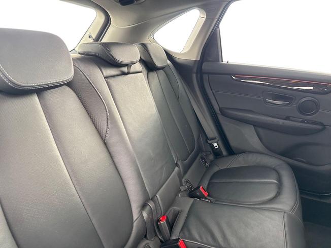 BMW 2 Series Active Tourer Photo 9