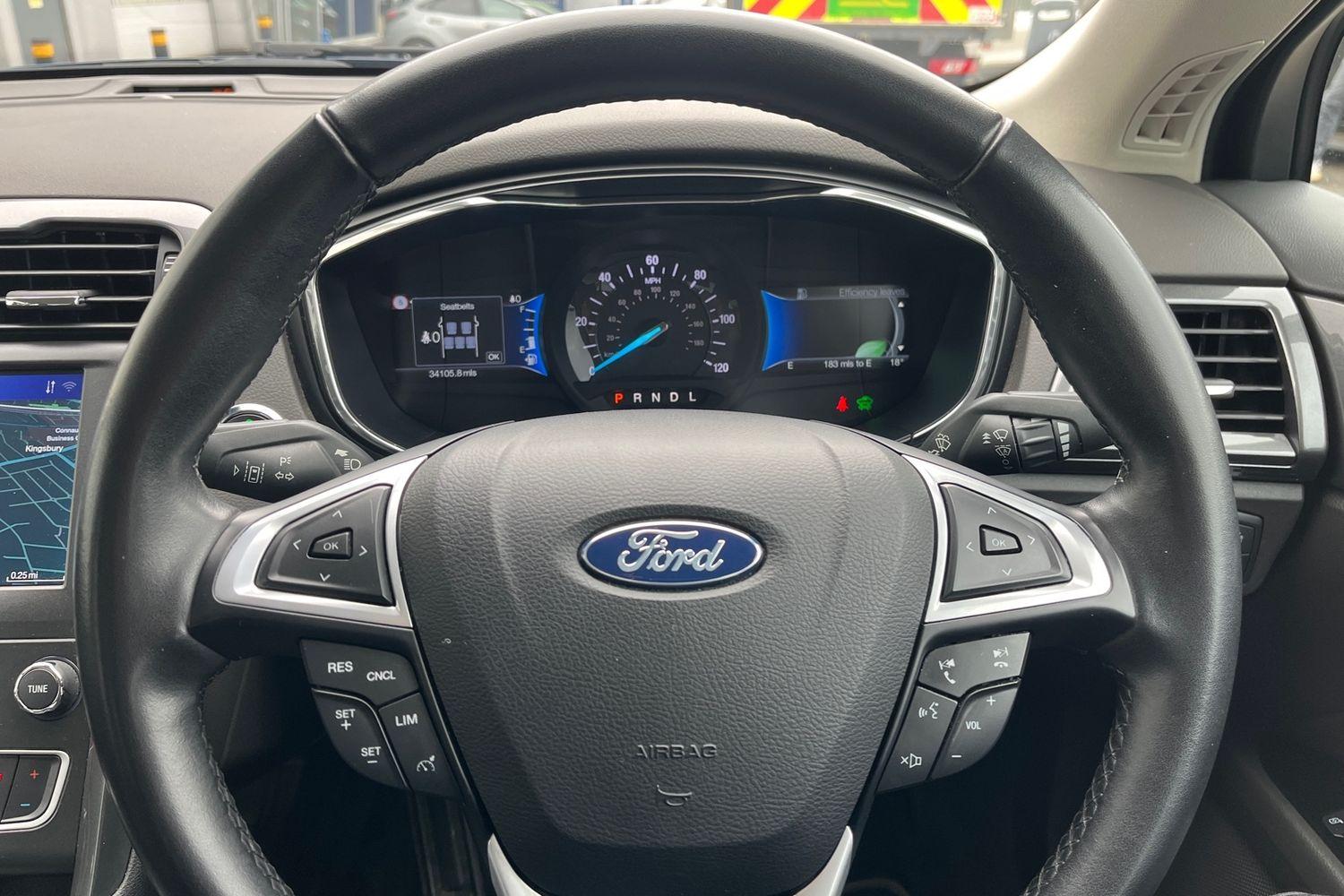 Ford Mondeo Photo 11