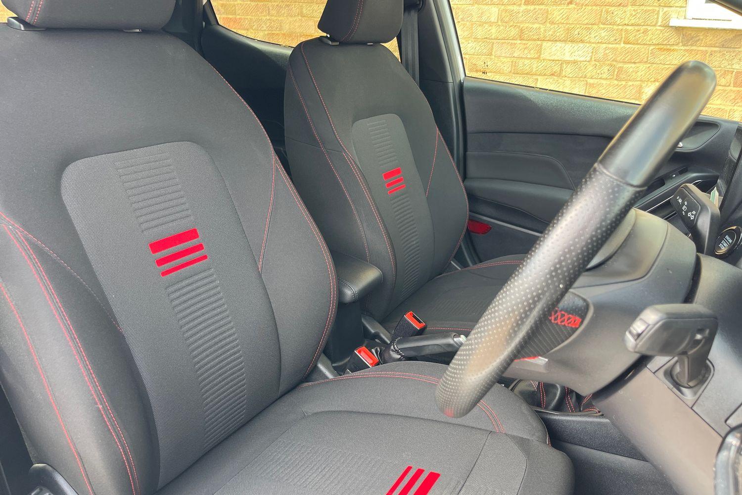Ford FIESTA Photo 16