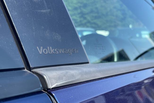 VOLKSWAGEN Golf Photo 23