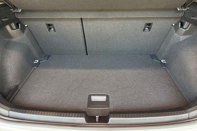 VOLKSWAGEN Polo Photo 12