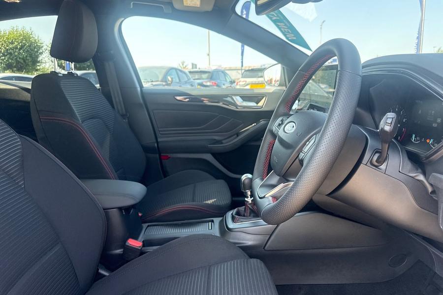 Ford FOCUS Photo autoimg-7bd49daf3cb2c0258e42765810aa325518e7a2df.jpg