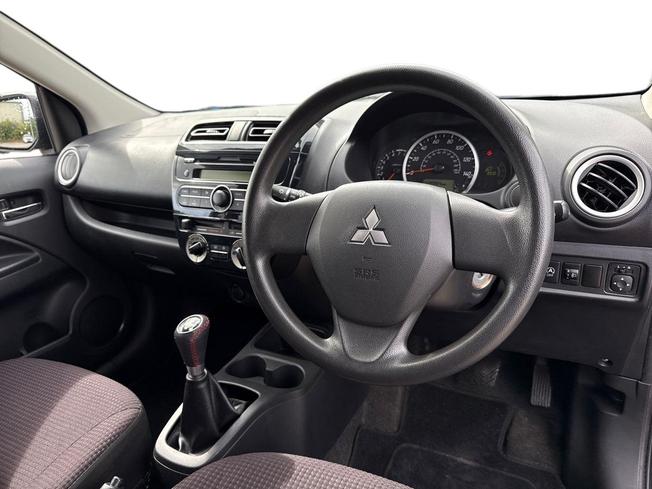MITSUBISHI Mirage Photo 6