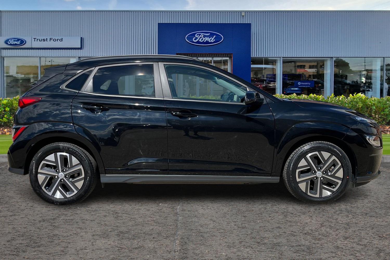 Hyundai KONA Photo 2