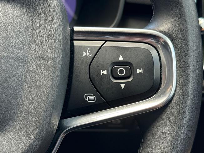VOLVO C40 Photo 17