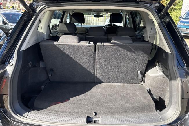 VOLKSWAGEN Tiguan Allspace Photo 12
