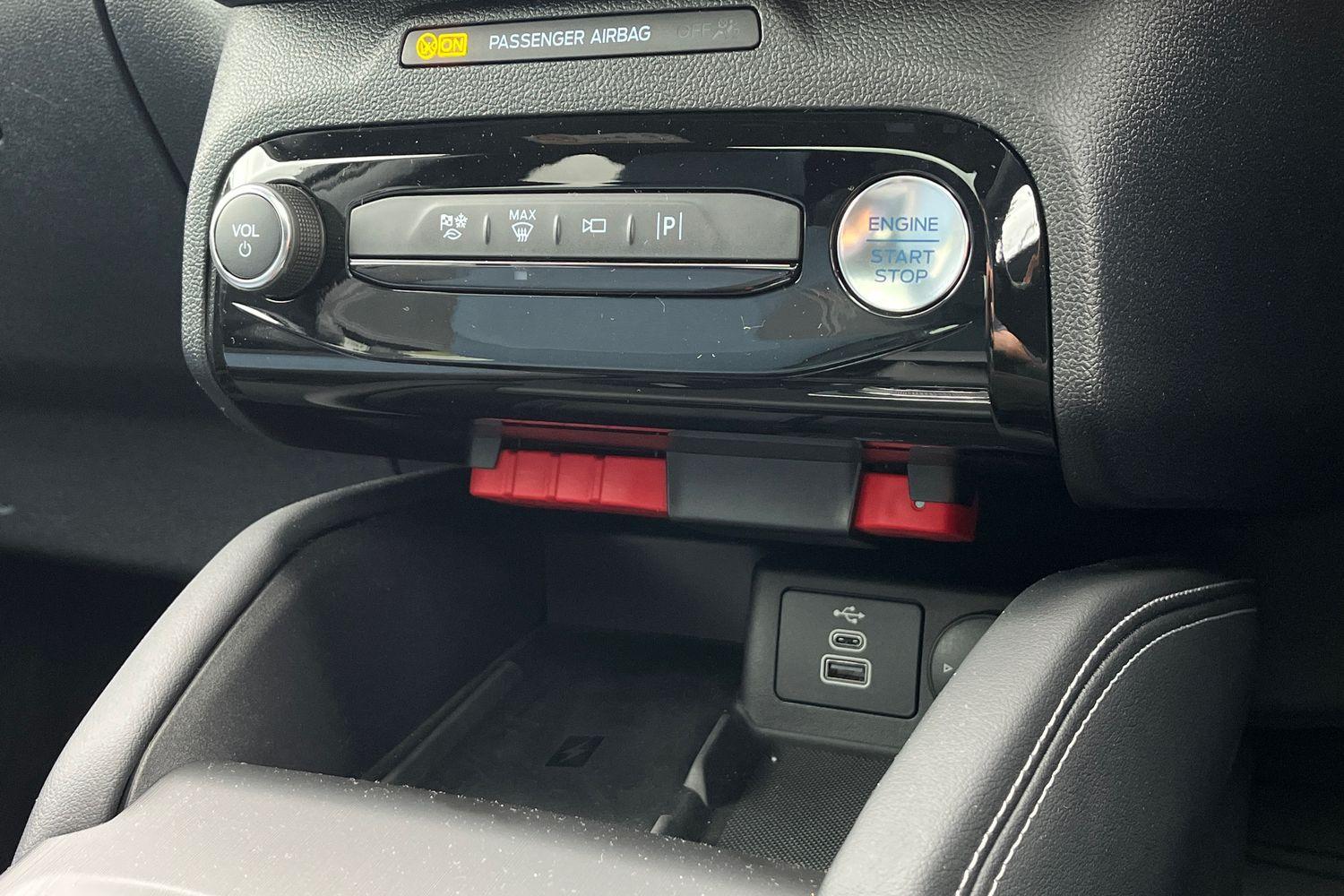 Ford KUGA Photo 33