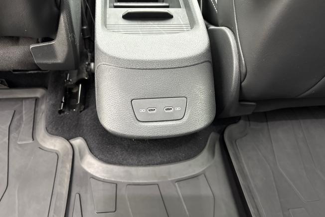 VOLKSWAGEN ID.3 Photo 32