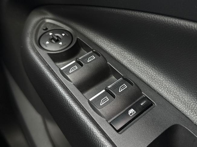 FORD Kuga Photo 39