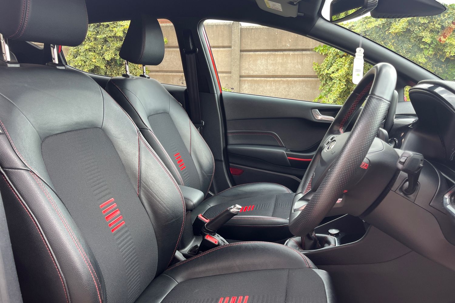 Ford Fiesta Photo 16