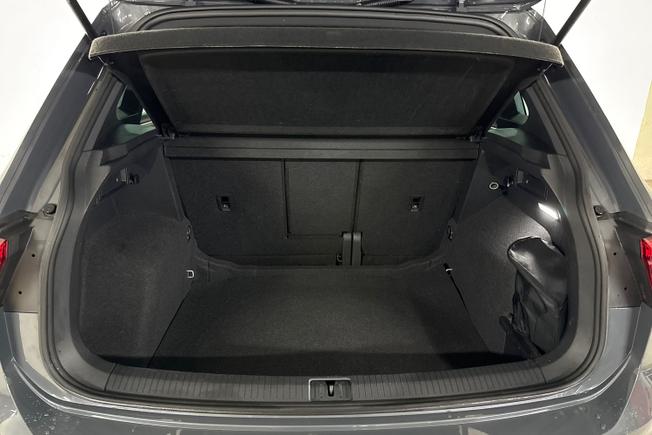 VOLKSWAGEN Tiguan Photo 12