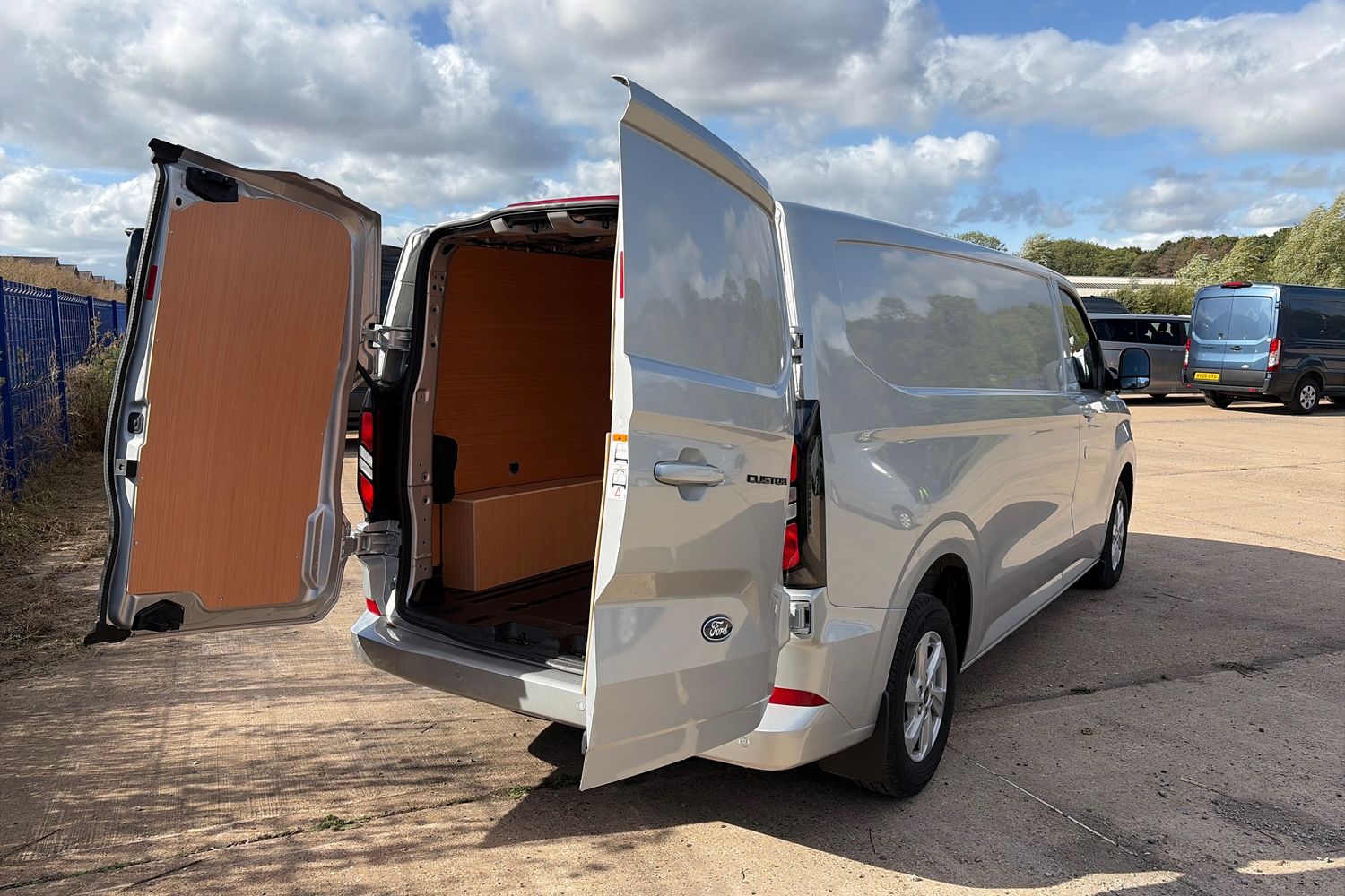 Ford TRANSIT CUSTOM Photo 6