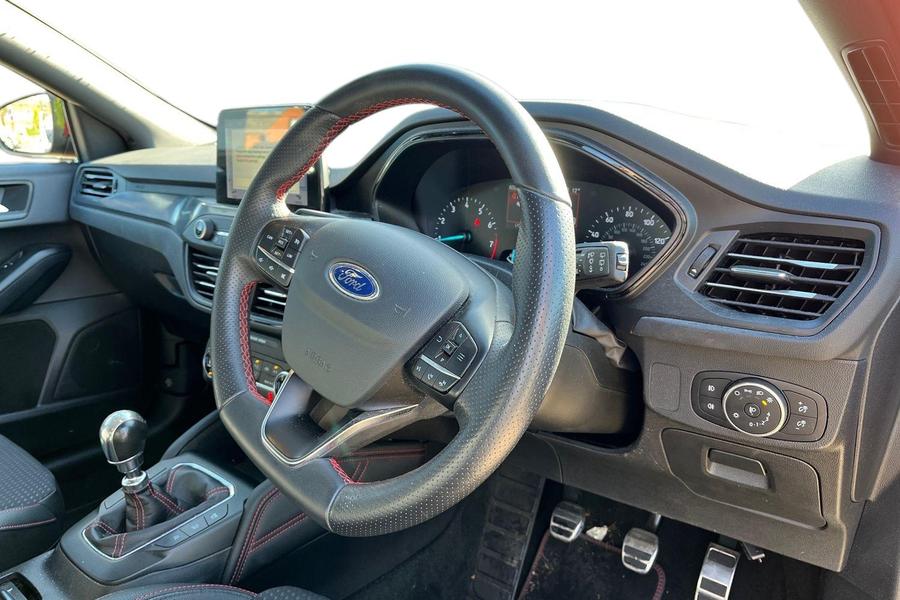 Ford FOCUS Photo autoimg-7bf86b3eff6cb4875f02ab6bcb085acaeb437d82.jpg