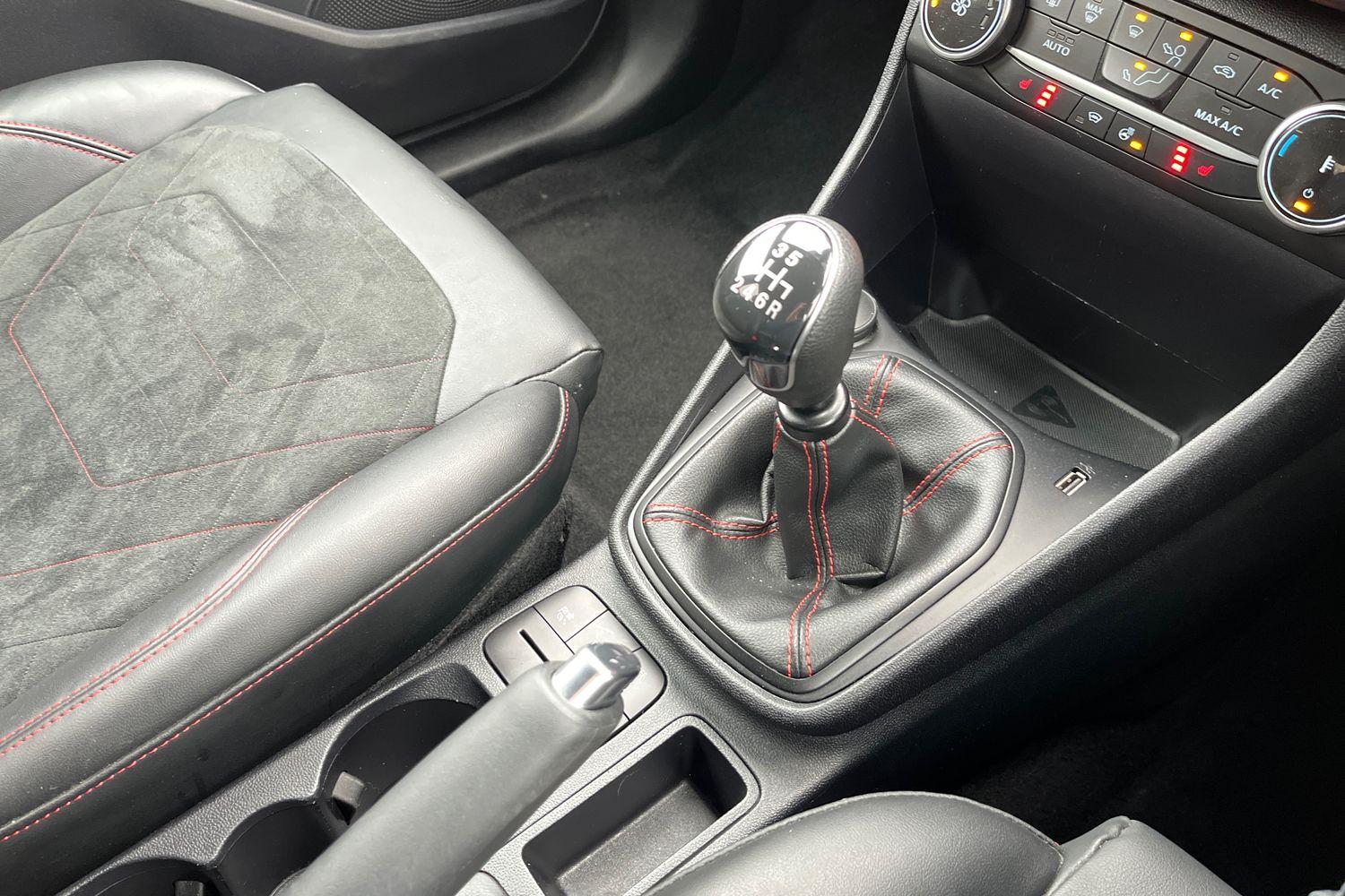 Ford FIESTA Photo 28