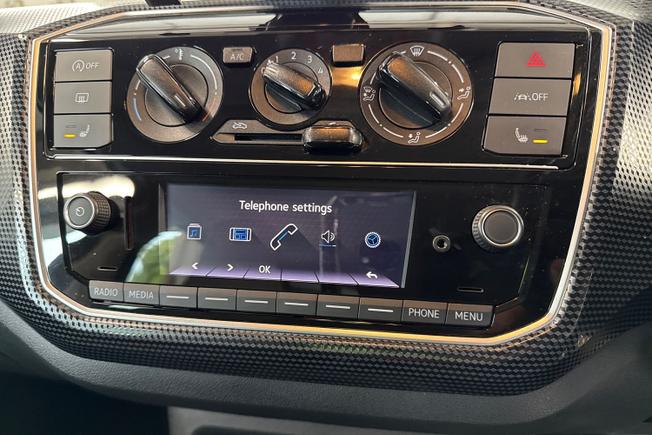 VOLKSWAGEN Up Photo 14