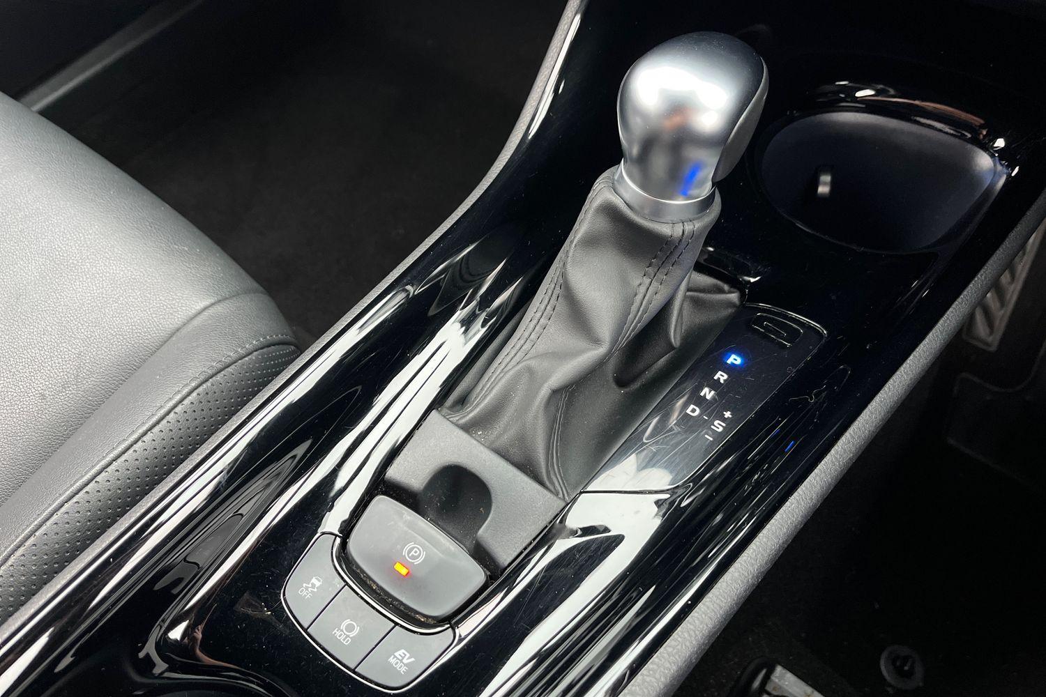 Toyota C-HR Photo 34