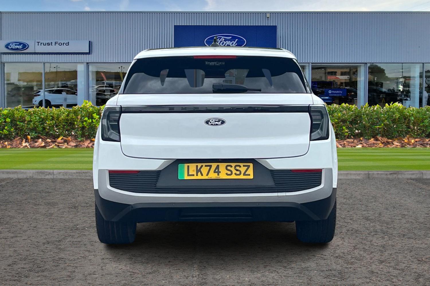 Ford Explorer Photo 6