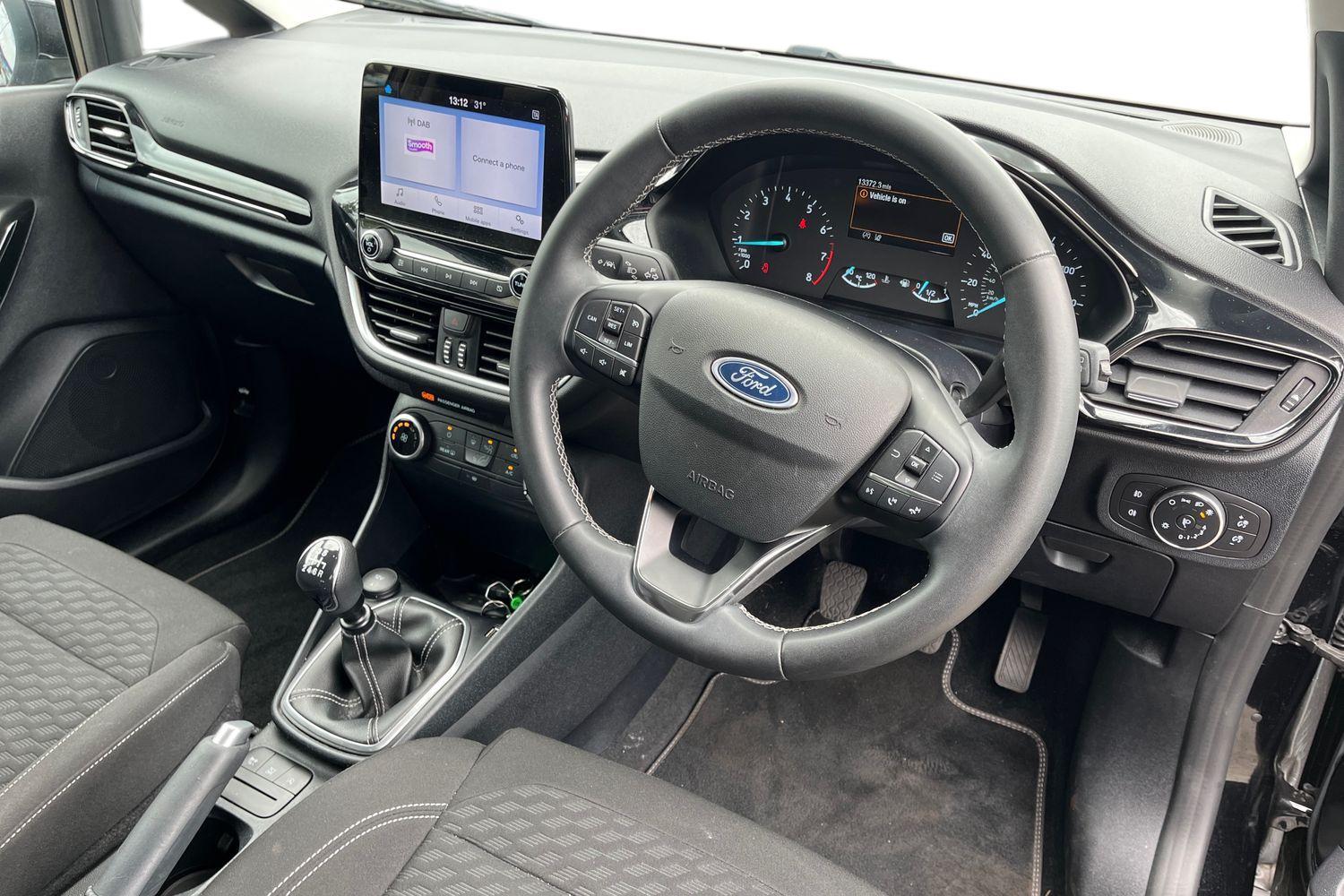 Ford FIESTA Photo 8