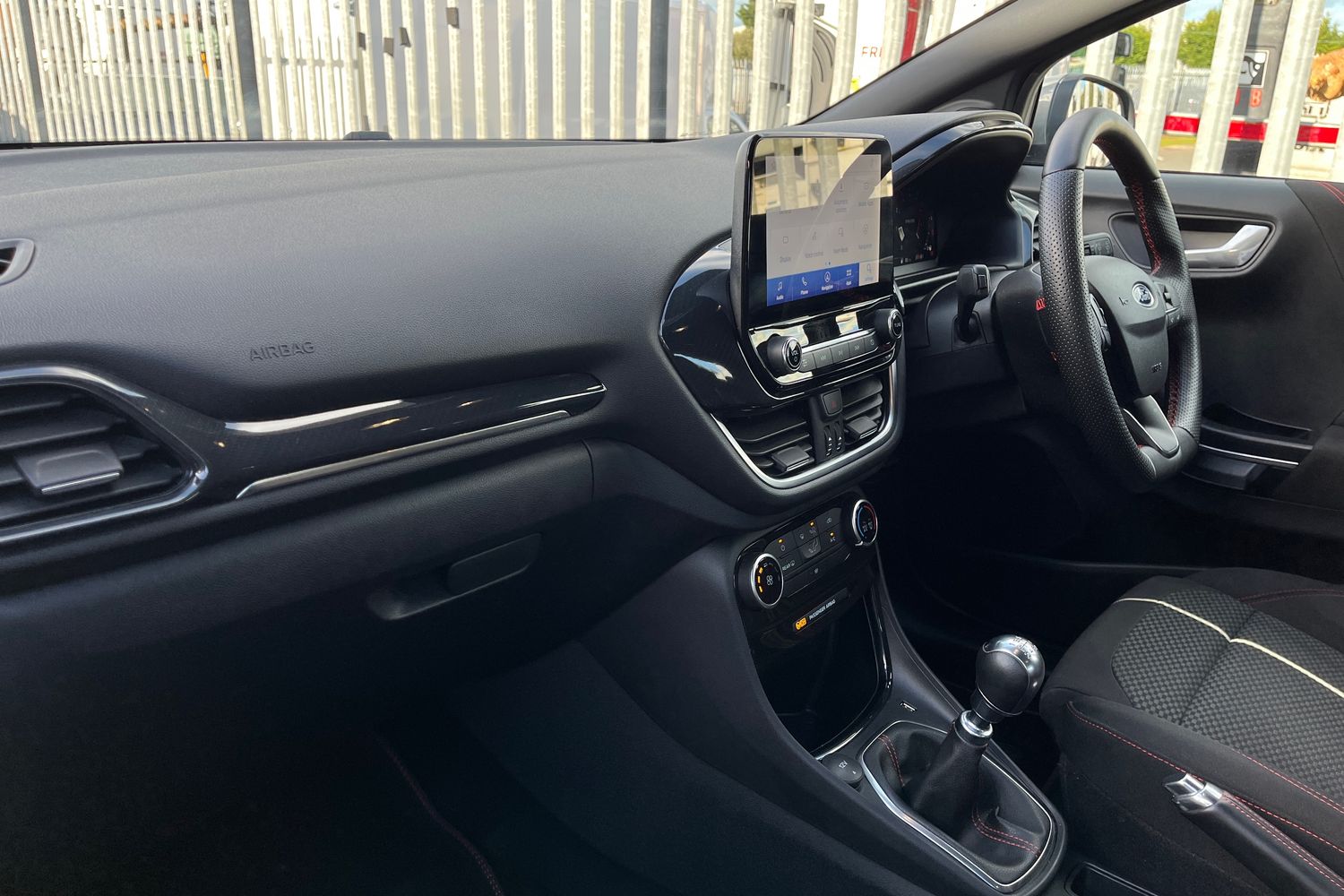 Ford PUMA Photo 17