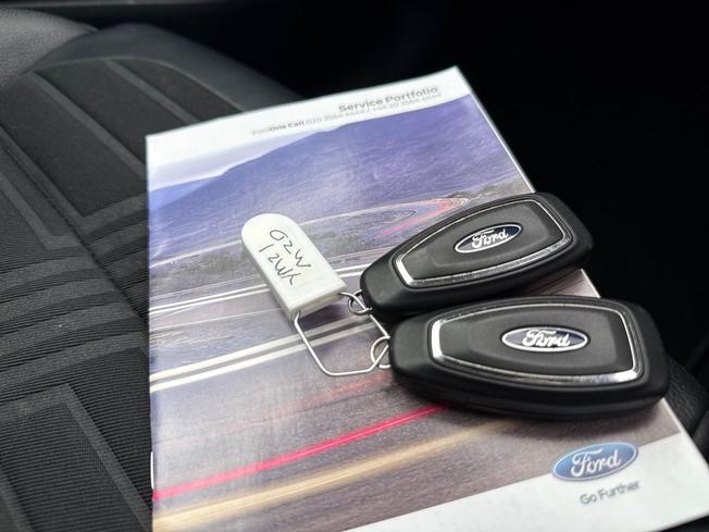 FORD Puma Photo 42