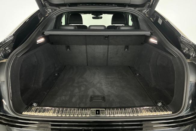 AUDI e-tron Photo 12