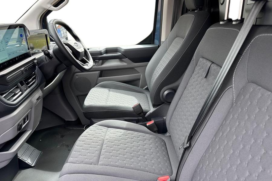 Ford TRANSIT CUSTOM Photo autoimg-7c0ed0d8dbda7b9f1ea94f5bf1c044b99f63c9f4.jpg