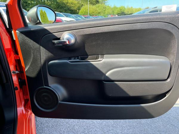 Abarth 695 Photo autoimg-7c11a289811dee0015ae6c379f61bc25d50786c6.jpg