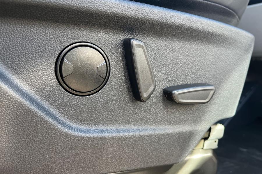 Ford E-Transit Custom Photo autoimg-7c123f10787d84f198f891ae2d627345b9a16624.jpg